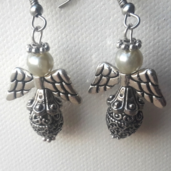 New Angel Earrings - Picture 1 of 2